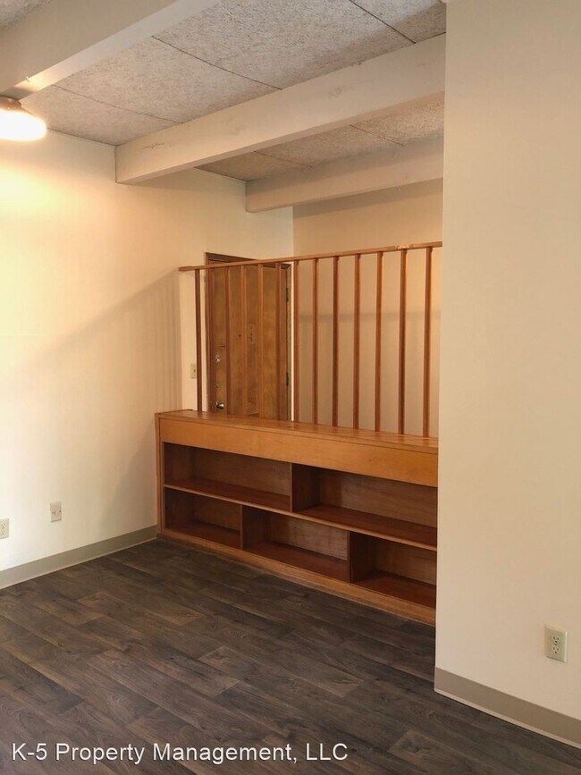 Building Photo - 4820 S Barbur Blvd