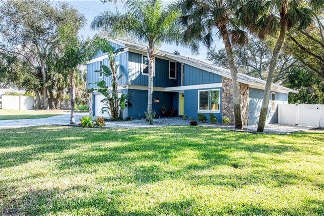 Building Photo - 1599 Brae-Moor Ln