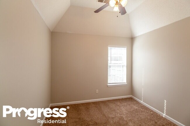 Building Photo - 9807 Pigeon Roost Park Cir