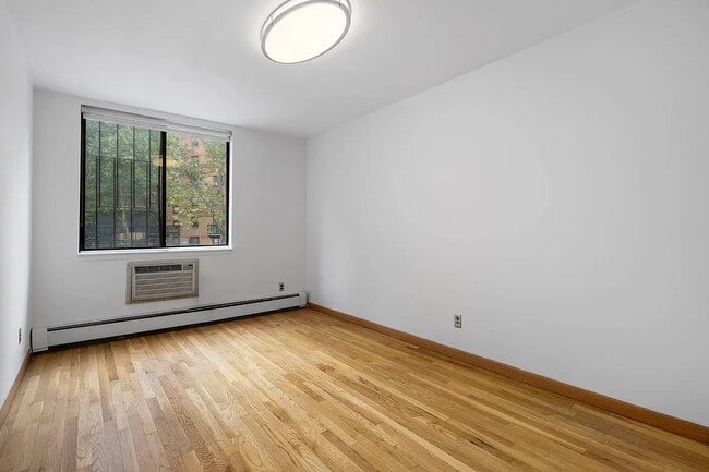 Foto del edificio - 74-80 Madison Street