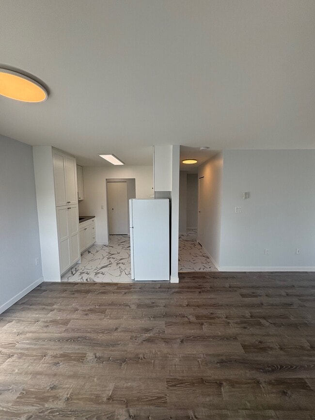 Building Photo - 2549 Dowler Pl
