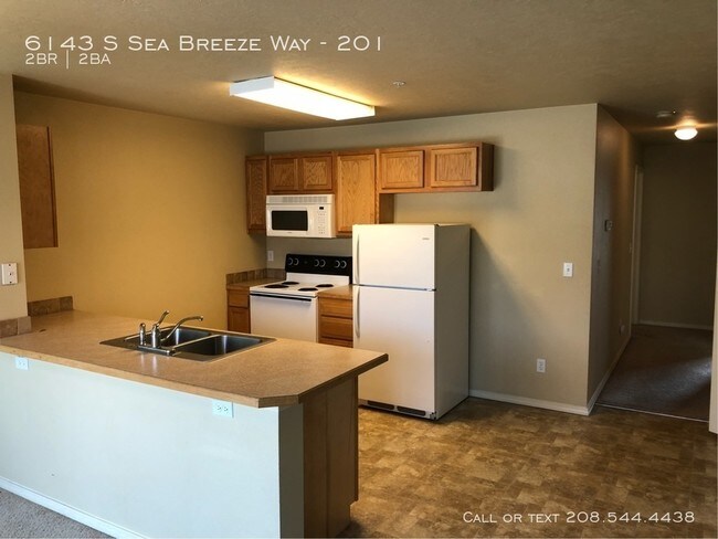 Building Photo - 6143 S Sea Breeze Way