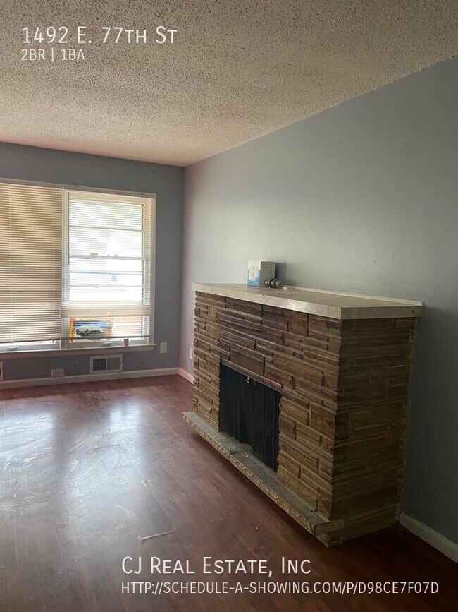 Foto del edificio - 1492 E 77th St