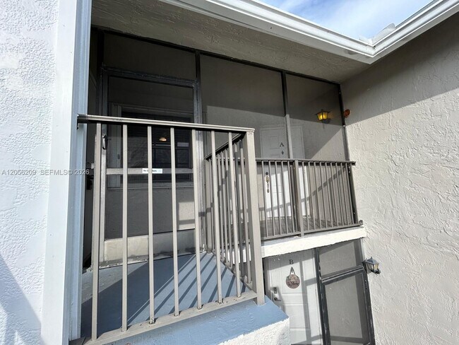 Foto del edificio - 1197 Washington Cir
