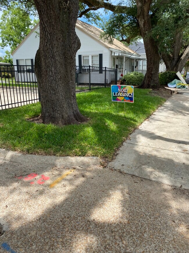 Building Photo - 1103 Hodges St