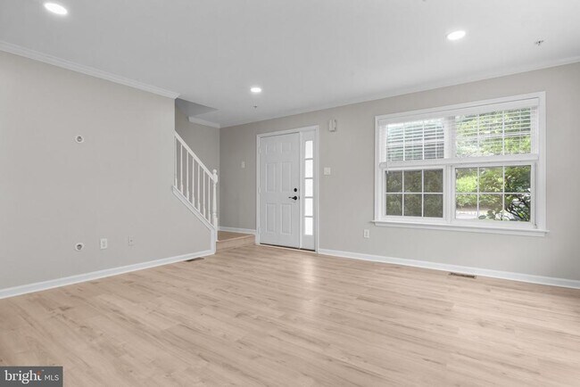 Foto del edificio - 115 Goldfinch Ct