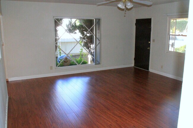 Building Photo - 2511 Blossom Ln