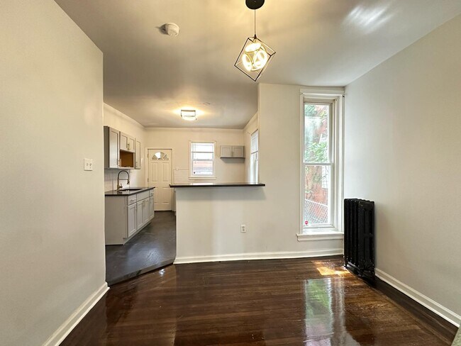 Foto del edificio - 5726 Pemberton St