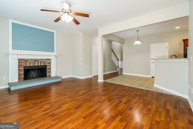 Building Photo - 6682 Silk Tree Pointe