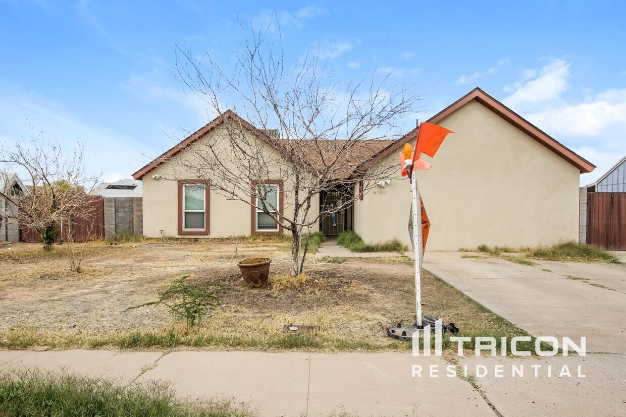 Foto principal - 6958 W Mountain View Rd