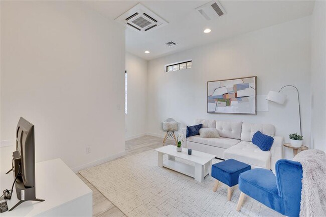 Foto del edificio - 808 Lydia St