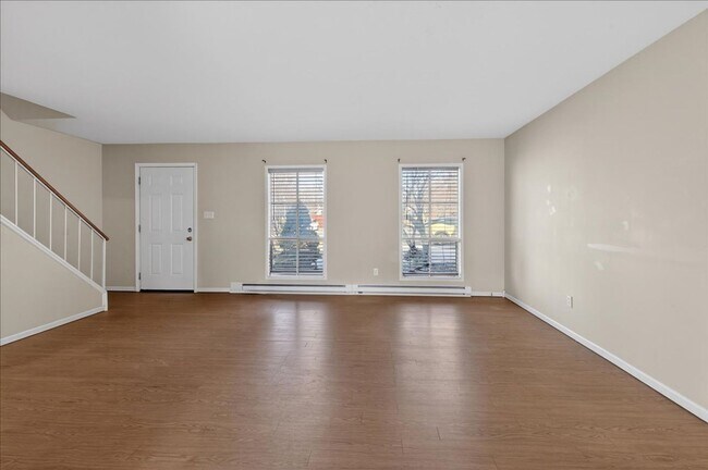 Foto del edificio - 717-717 Southfield Ct