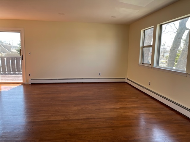 Building Photo - 721 Bellmore Rd