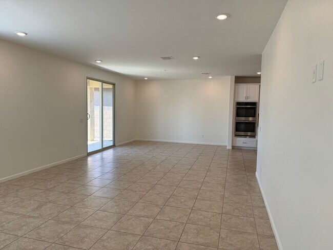 Building Photo - 3041 W Cres View Ln