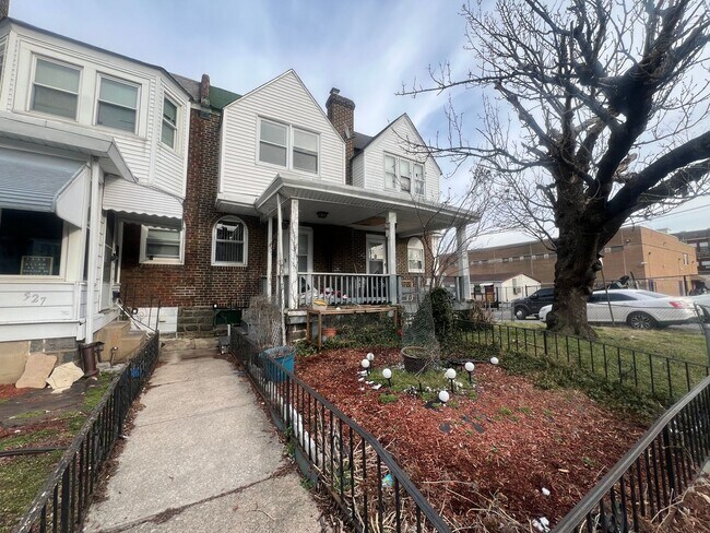 Foto del edificio - Classic Two Bedroom Townhome w/ Optional 3...