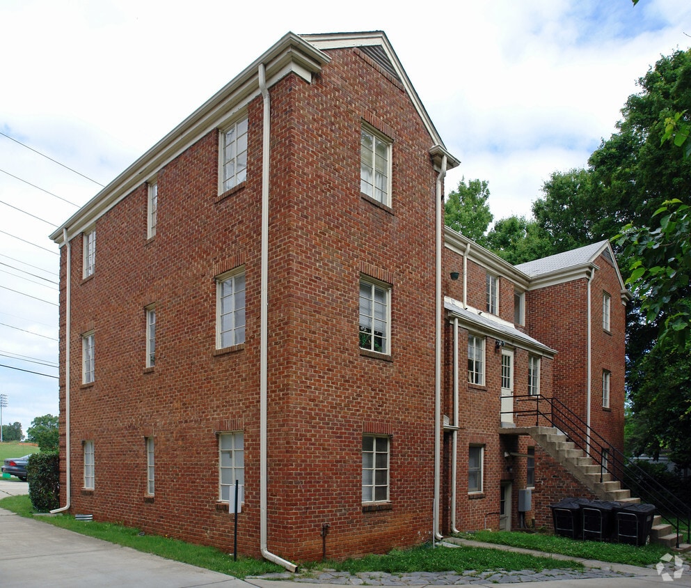 Building Photo - 106 Faircloth St