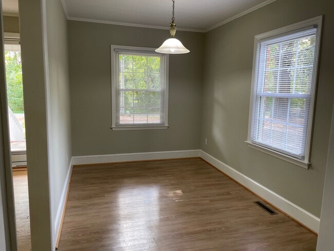 Foto del edificio - 3 BED, 2 BATH BRICK HOME LOCATED IN FRANKL...