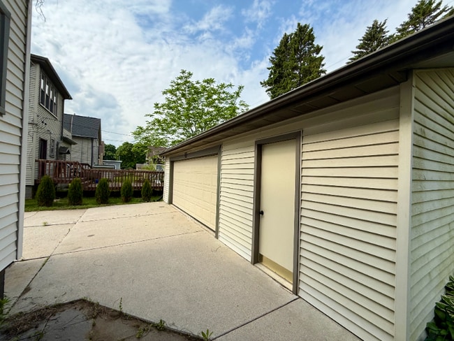 Building Photo - 1724 N 7th St
