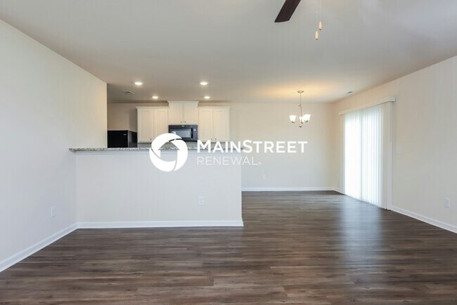 Building Photo - 3 Bedroom Pet-Friendly Home in Burlington, NC with Main Street Renewal