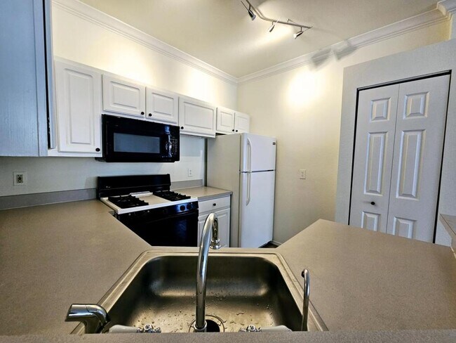 Foto del edificio - 13810 Sutton Park Dr N