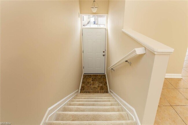 Building Photo - 1957 E 85th St