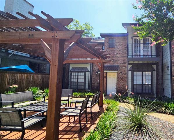 Foto del edificio - 3904 Rawlins St