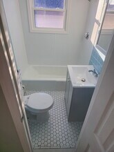 Building Photo - 11 Ashton St