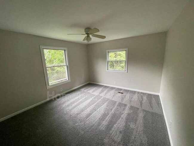 Building Photo - 713 Bair Rd