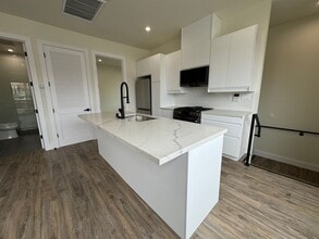 Building Photo - 2168 Balboa Ave