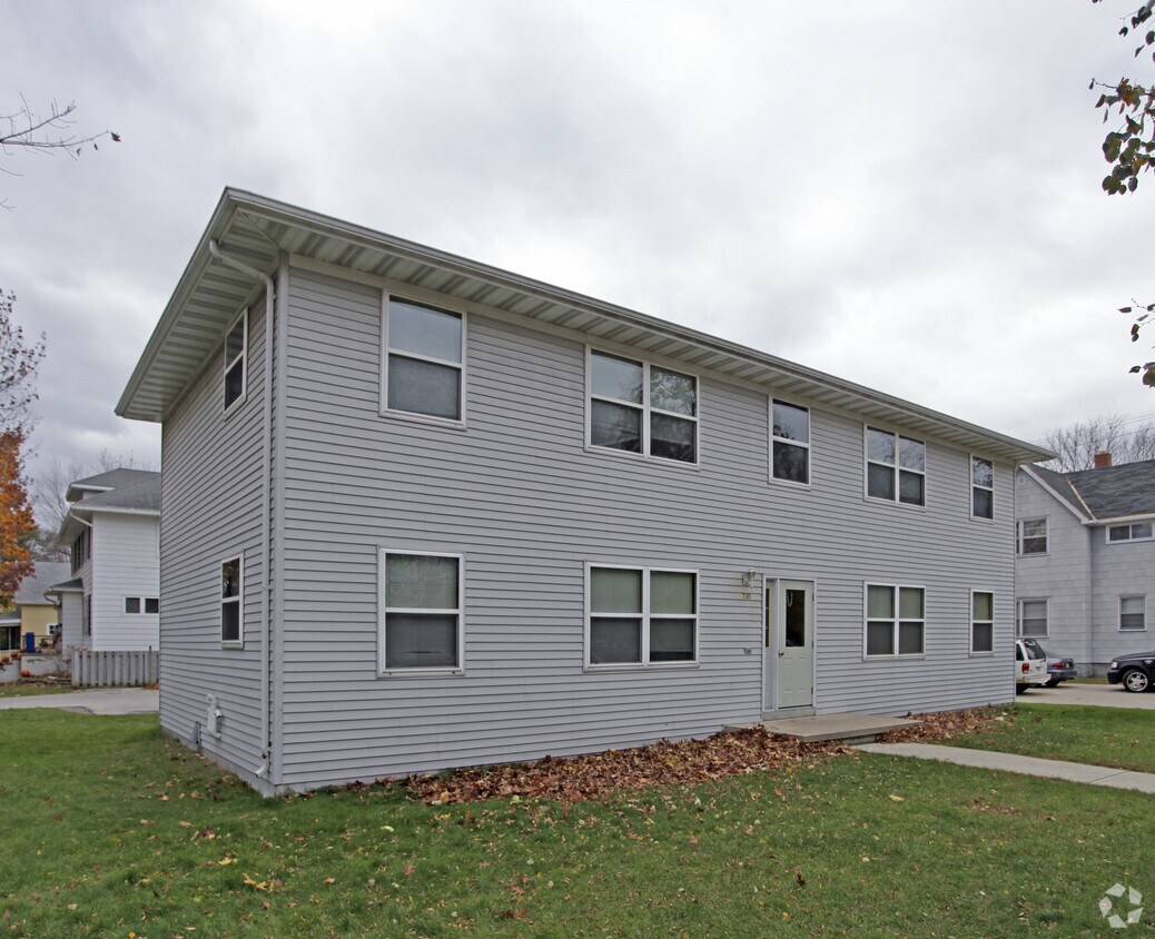 Building Photo - 730 Cherry St