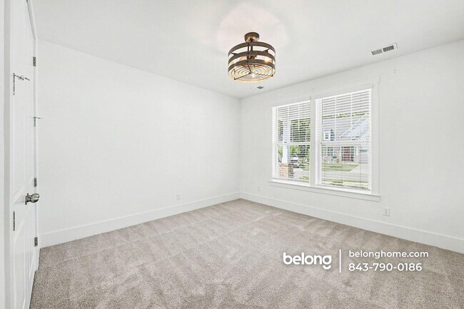 Building Photo - 212 Summer Tanager Dr