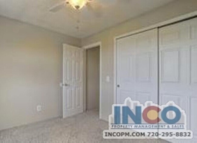 Building Photo - Awesome Light and Bright 2 bed 1 bath cond...