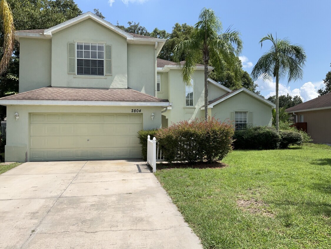 Foto principal - 2804 Spring Meadow Dr
