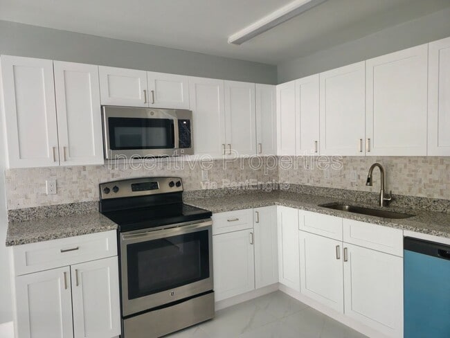 Foto del edificio - 4744 Walden Cir