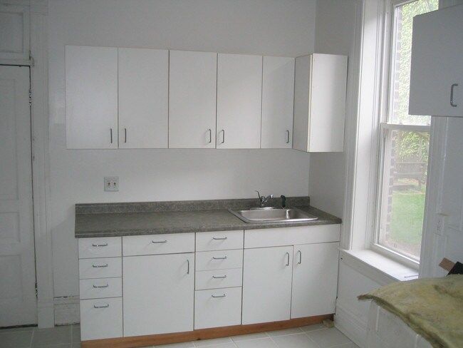 Foto del edificio - 1507 Elston N Ave