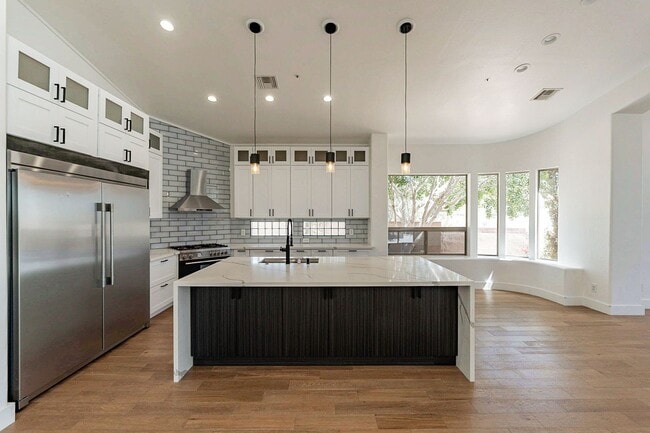 Building Photo - Scottsdale Mountain - Gated Community with Pool