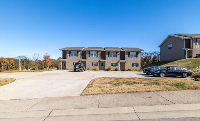 Foto del edificio - 936 Warrior Hill Dr