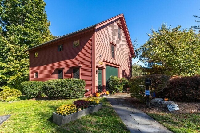 Building Photo - 633 Massachusetts Ave
