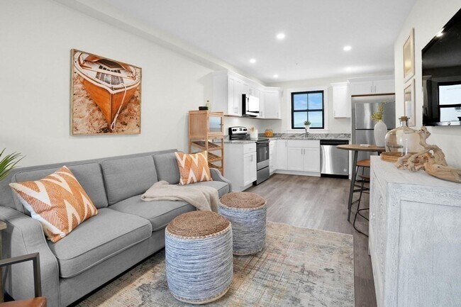 Foto del edificio - NEW CONSTRUCTION PLYMOUTH TOWNHOMES!