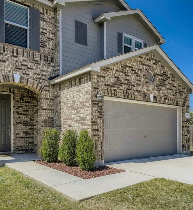 Foto del edificio - 19219 Zachary Taylor St