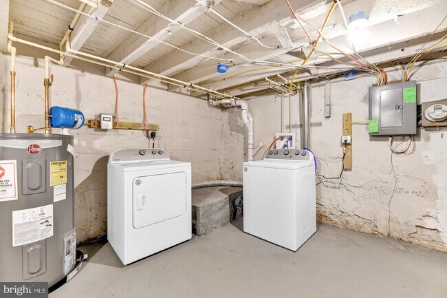 Foto del edificio - 1221 N Curley St