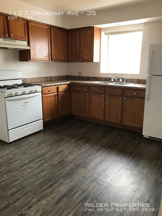 1123 Broadway Ave Unit 3S, North Chicago, IL 60064 Room for Rent in