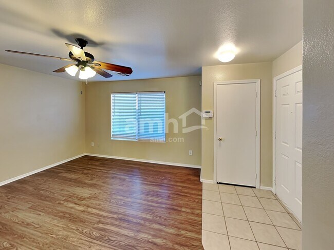 Foto del edificio - 46059 W Long Way