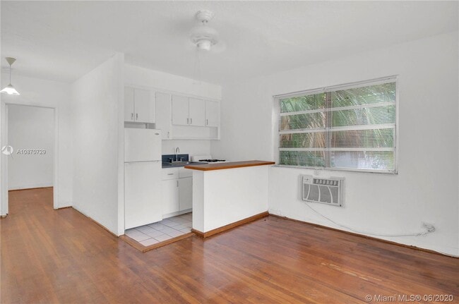 Building Photo - 9064 Collins Ave