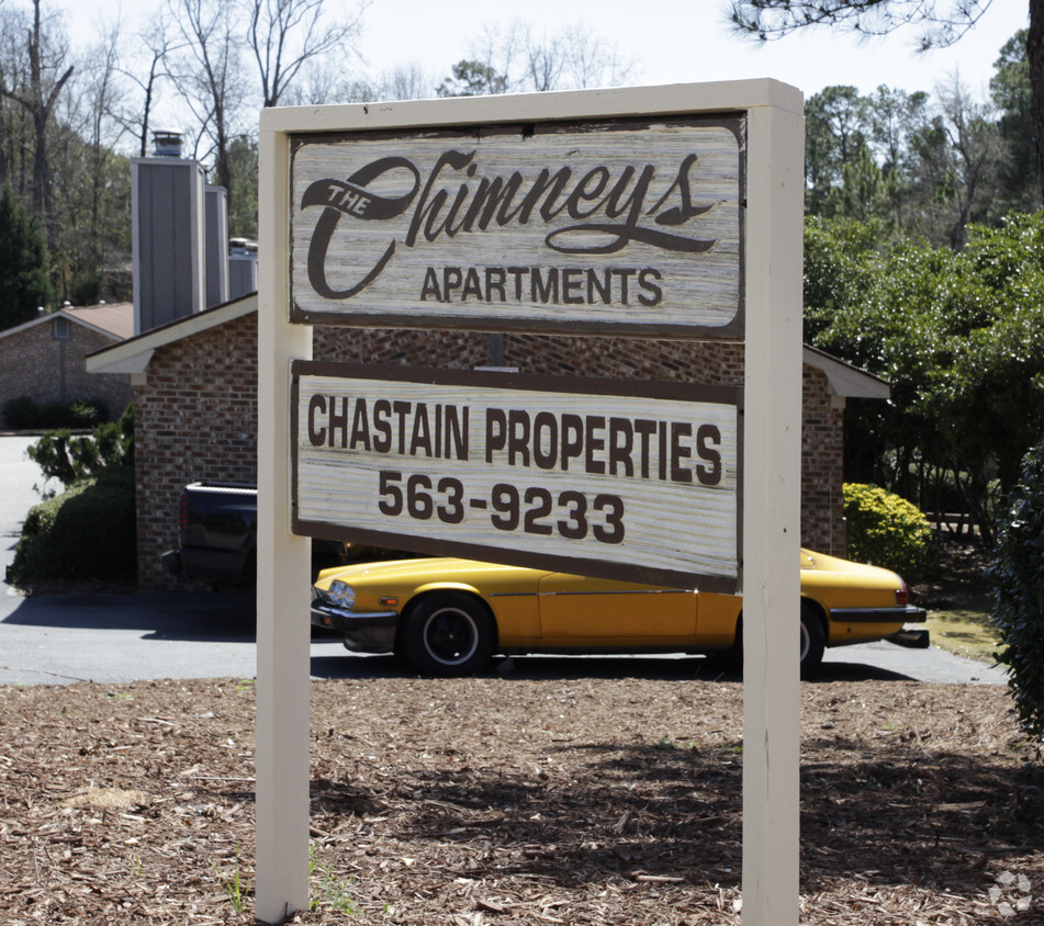 Foto del edificio - Chimneys Bullet 8