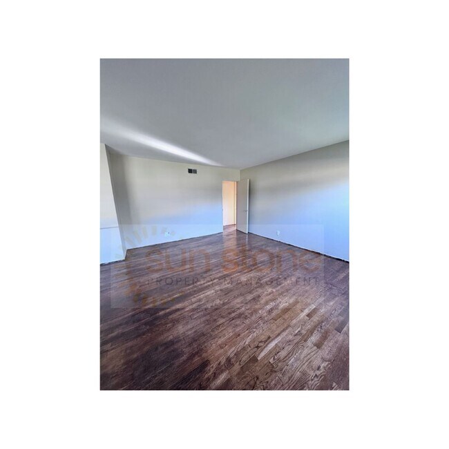 Building Photo - Beautifual Home