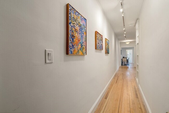 Building Photo - 43 Linnaean St