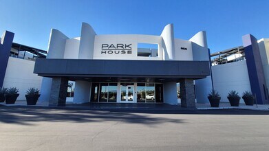 Building Photo - 8925 W Flamingo Rd