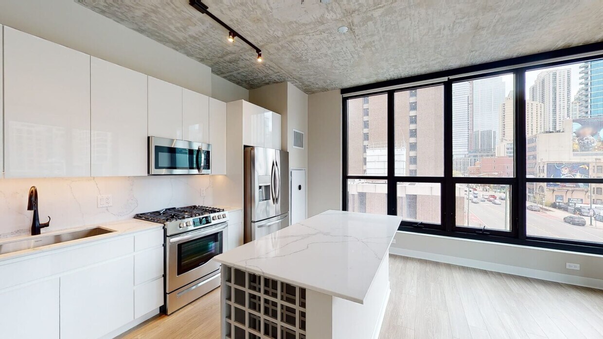 Primary Photo - 744 N Wells St