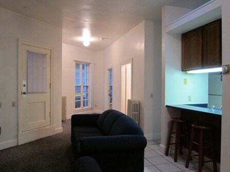 Primary Photo - 128 State St